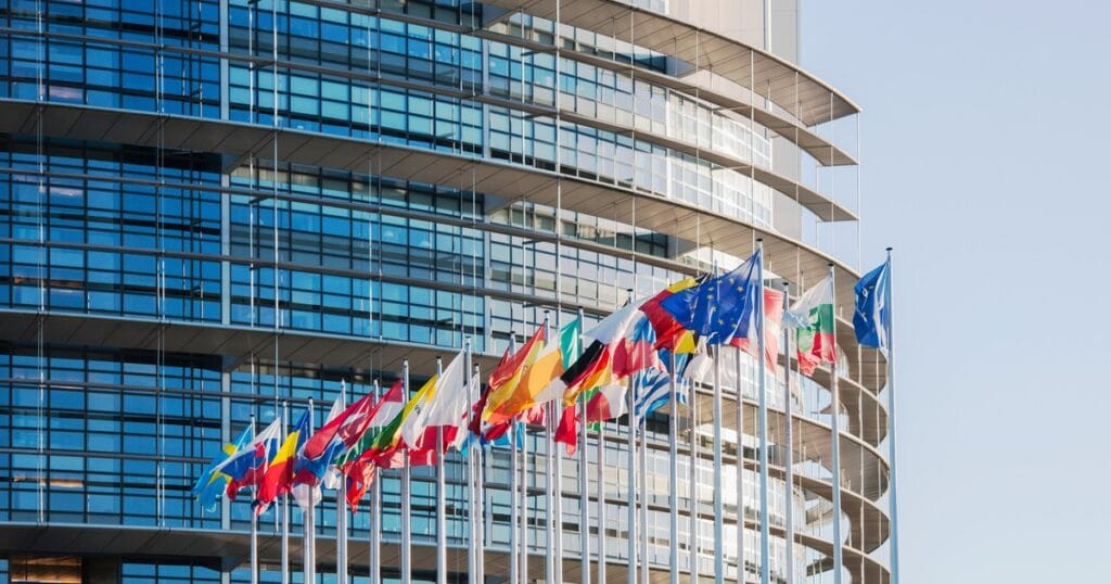 Dyrektywa NIS2: Jak zrozumieć nowe wytyczne finansowe? 6 unia europejska ue parlament europejski pe