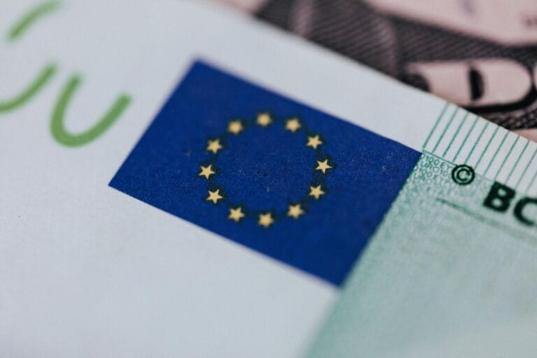 Dyrektywa NIS2: Co musisz wiedzieć, aby uniknąć kar w 2026 roku 10 Dyrektywa NIS2: Co musisz wiedzieć, aby uniknąć kar w 2026 roku
