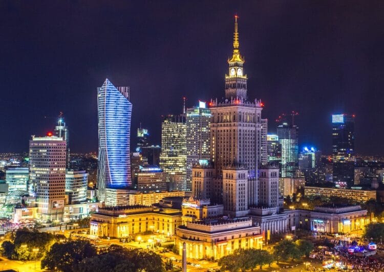 Backup danych Warszawa – kompleksowe zabezpieczenie informacji