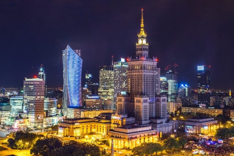 Backup danych Warszawa – kompleksowe zabezpieczenie informacji