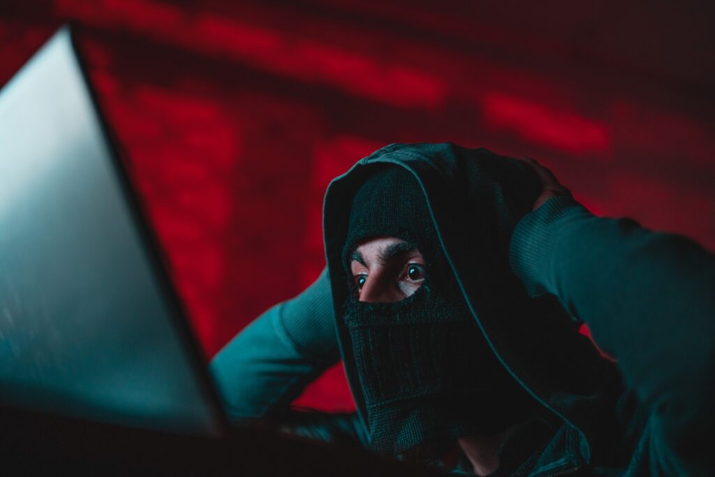 10 Sygnałów, że Twoja Firma Pada Ofiarą Cyberataku [2026]